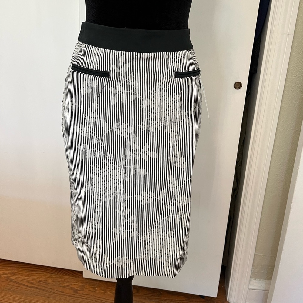 Margaret M Bijou Skirt. Size XS.